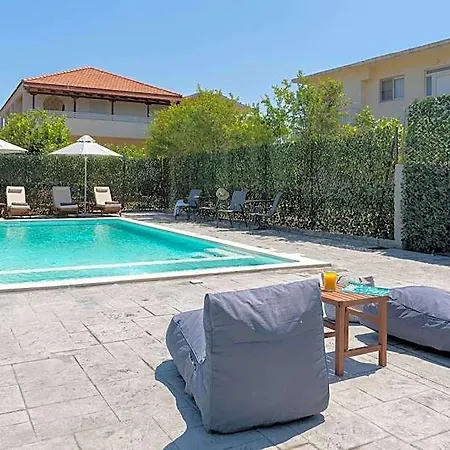 Hotel de apartamente L & C Boutique 4*