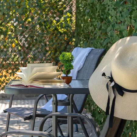 L & C Boutique מלון דירות 4*