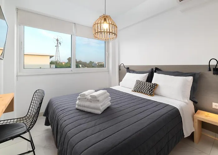 L & C Boutique Apartahotel Kremastí