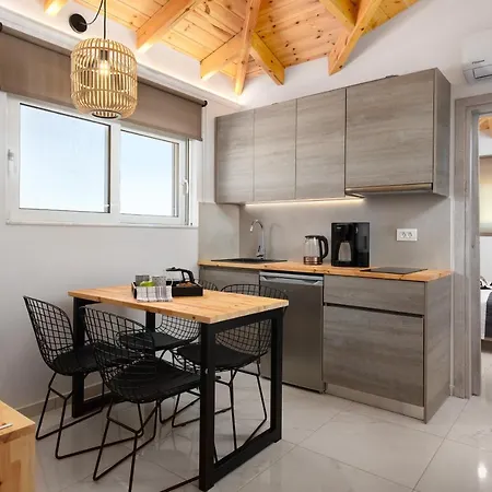 Apartahotel L & C Boutique Kremastí