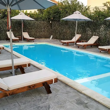 L & C Boutique Apartahotel 4*